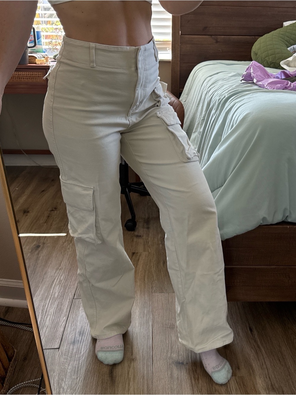 Aritzia Wilfred Free Cream Picture Cargo Pants